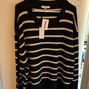 Cable & Gauge Black and Cream Striped V-Neck Sweater